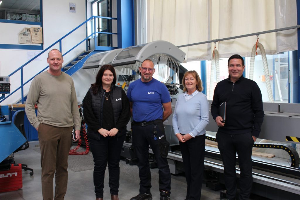 Marko Hudl, Anja Eckardt, Andrea Hädrich und Chrsitian Franke gratulieren Michael Sibilski (Mitte)